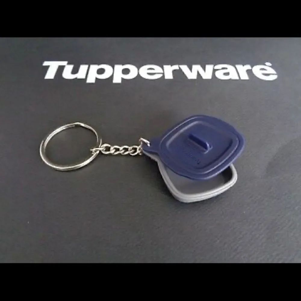 Tupperware Miniature MicroPro Grill Keychain - Picture 2 of 3